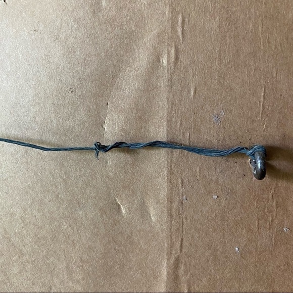 CHINESE silk embroidery of wild poppies and daisies on gold silk. Rare fine art. - Picture 10 of 11